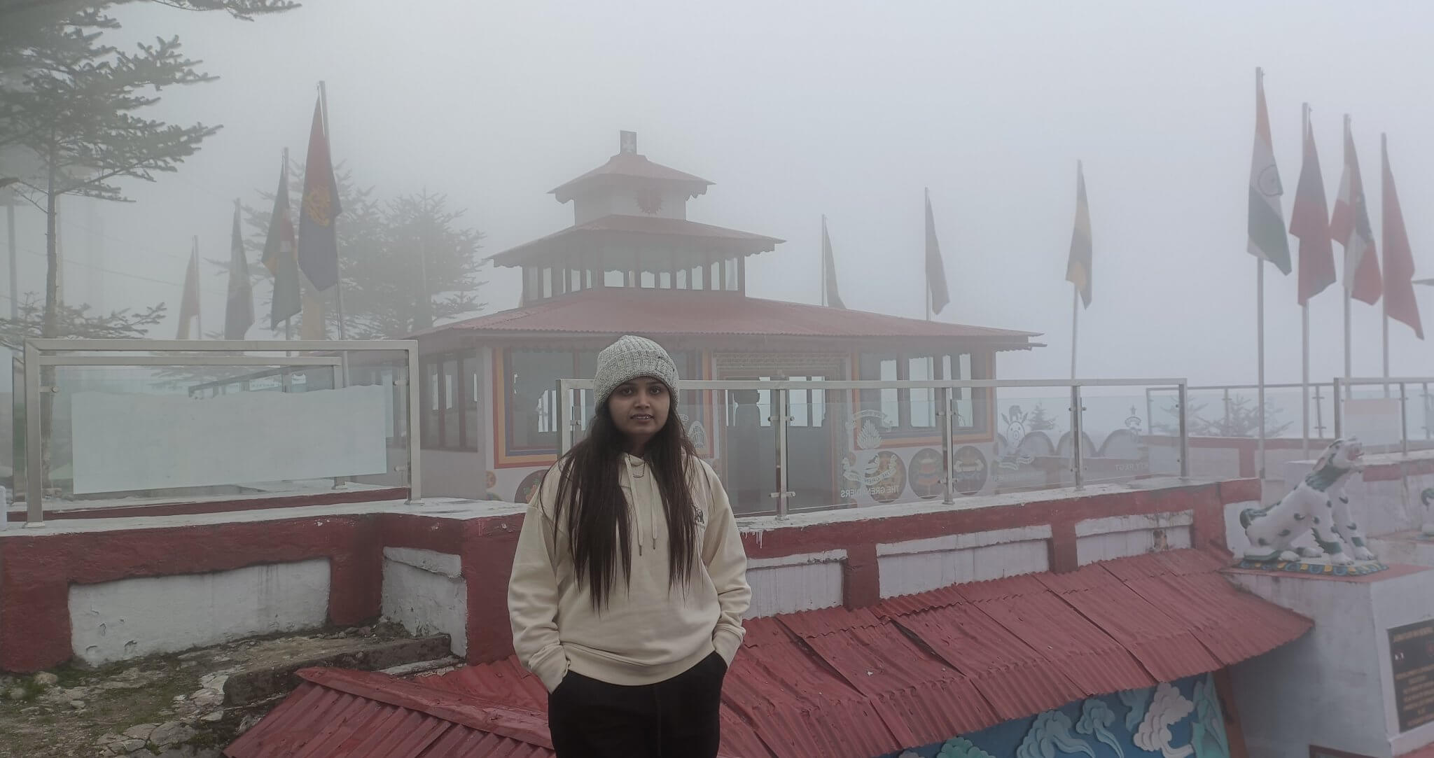 jasawant_singh_memorial_in_fog